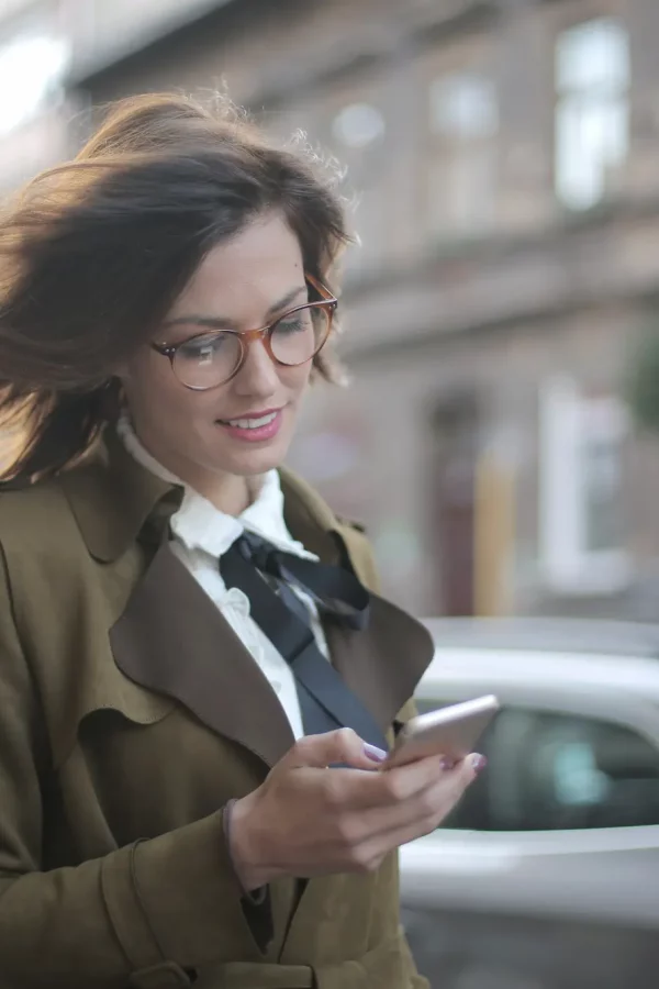 lady on phone